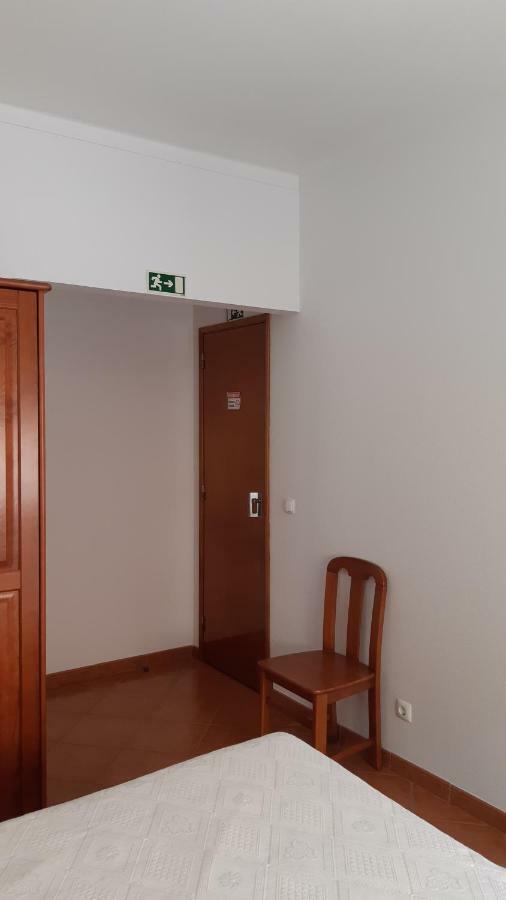Alojamentos S.Jose Atouguia Da Baleia Bagian luar foto
